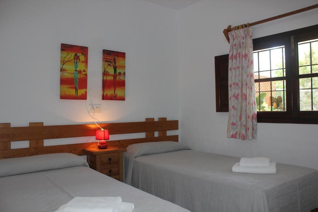 Apartamentos Pinomar Es Calo  Ngoại thất bức ảnh